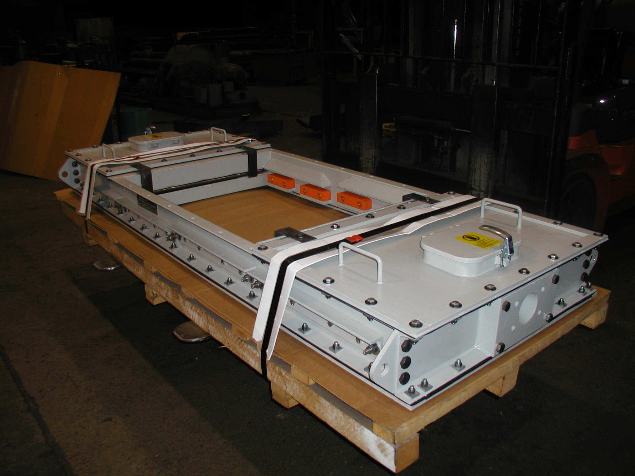 Slide Gate Hydraulic Bi-Parting Sealed on Pallet